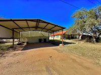 Lawrence's Tree Haus on the Llano River