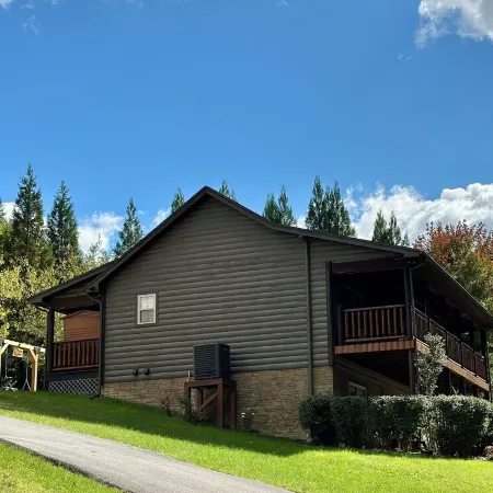 Pigeon Hills 4-bedroom cabin with Fire Pit + Sauna + Spa + EV Charger