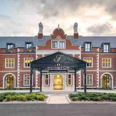 Fairmont Windsor Park Hotel Exterior