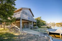 Waterfront, Dog friendly, & private boat ramp