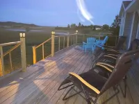 Spectacular beachfront with epic views, beautiful lit-up deck for sunset dining! Hotels in Lubec