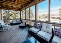 Bring your boat, water toys, & dogs. Awesome location! Hotels in Frisco