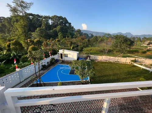 Villa de’Corrinna Hotels in Pamijahan