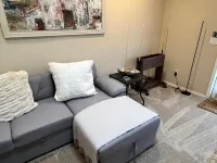 Family Fun! Games, 1G Fast WiFi, 1 King, 2 Queens, & Sofabed, Sleeps 8 in Rogers