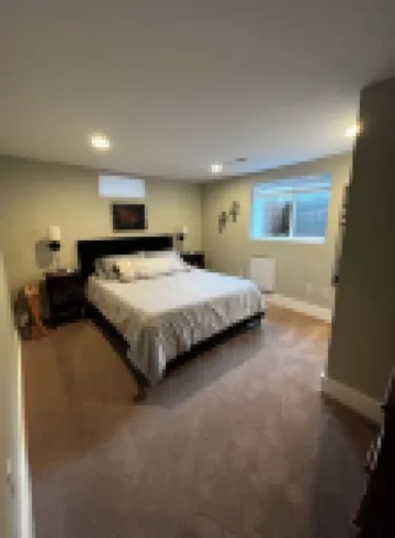 Great location!    A short walk to MSU and downtown!!!