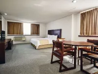 هوتل ديل برادو Hotels near سان رافائيل