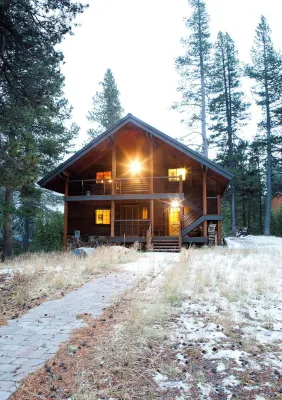 Cozy Mountain Cabin: Modern Amenities, Room for the Whole Family and then some