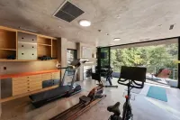 Lotus Falls Estate - Privacy, Luxury, and Full of Amenities. - Gym
