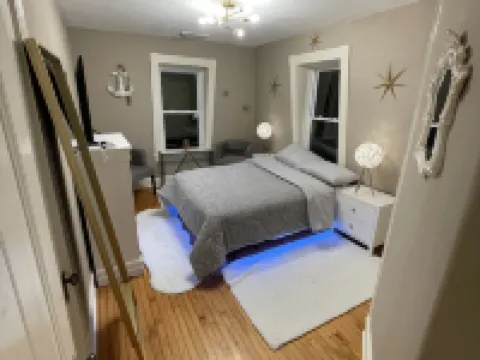 RiverView Retreat – Where Classic Charm Meets Coastal Comfort Hotels in Fall River