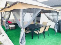 PEACEFUL UPSCALE PARADISE 3-bedroom house in Tampa Florida