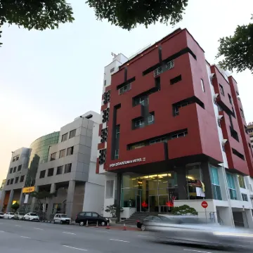 โรงแรมอิโปห์ดาวน์ทาวน์ โรงแรมใกล้ทะเลสาบกระจก