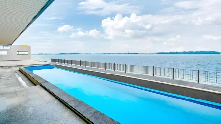 Muan Oberman Pet-Friendly Villa