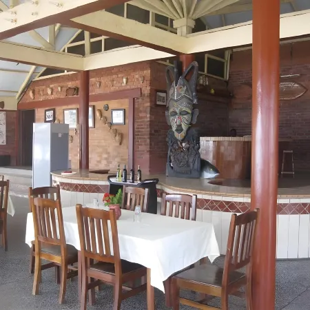Coconut Grove Beach Resort Отели в г. Элмина