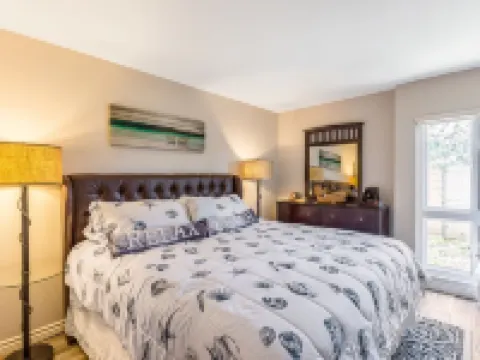 Spacious Beach House Hotels in Solana Beach