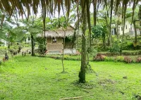 Lembah Cawene Hills Syariah Mitra RedDoorz Hotel dekat Campervan Gunung Bunder, Bedeng Campsite