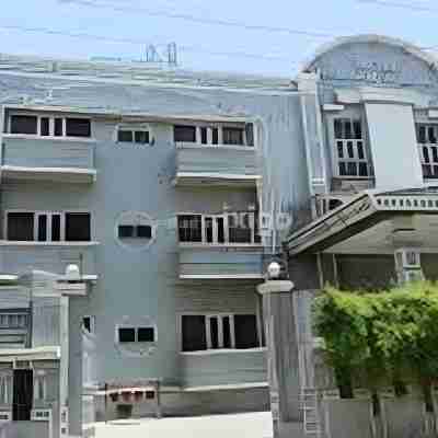 Hotel Shubham Holidays Hotel Exterior