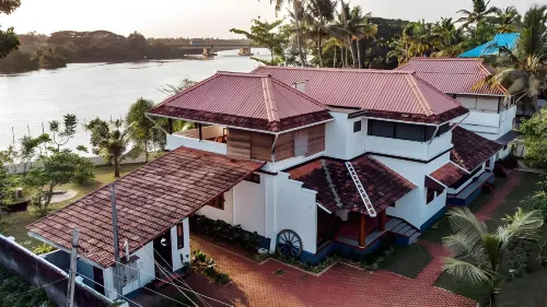 The Riverhouse Panangad - Villas