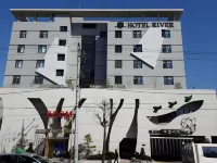 River Hotel Các khách sạn ở Chungju