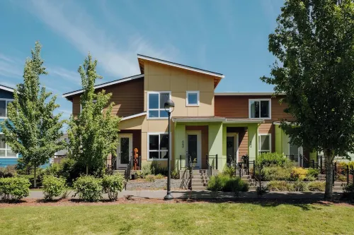 Haven at Greenbridge: Near SEA Airport & Downtown Seattle Hotels in White Center