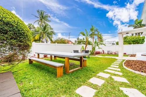 Huge 8 BR Heated Pool HotTub Tropical Oasis Villa