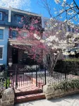 Spacious four-bed, three-and a half- bath townhome in Washington DC. Hotels in Bloomingdale