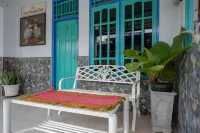 RedDoorz Syariah Near Alun Alun Balai Kota Tegal Hotell i Mintaragen