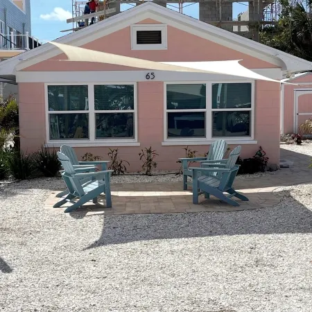 Flash Sale - Just Steps to Beach. 2Br/1BA.Dogs Welcome! Perfect Ratings.