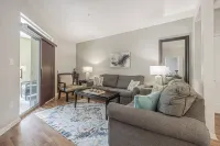 Avalon’s Stylish Gated Clearwater Condo Near Beach, With Pool and Gym- Location!