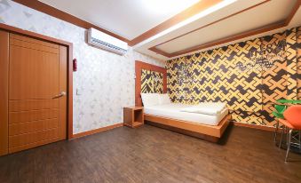 Daegu Gyeongbuk University Shwil