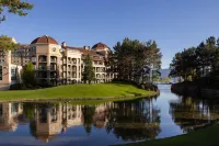 The Royal Kelowna - Bellstar Hotels & Resorts Hotel dekat Father Pandosy Mission