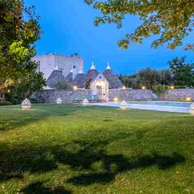 Romantic Trullo in Ancient Farm with Pool and Tennis Court Hotel Exterior