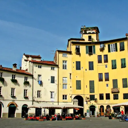Lucca Central Garden Cottage