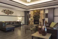 Casino Queen Hotel - parking