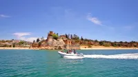 Villa Maya Bay by Algarve Vacation Hotels in Pêra