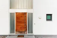 Lanaken Retreat: Pool Jacuzzi and Sauna Hotel a 