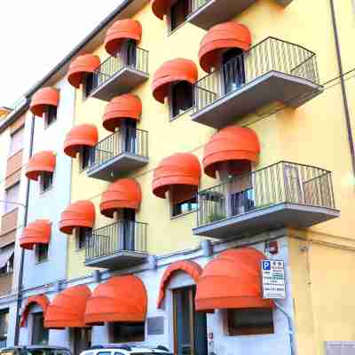 Albergo Cantiani Hotel Exterior