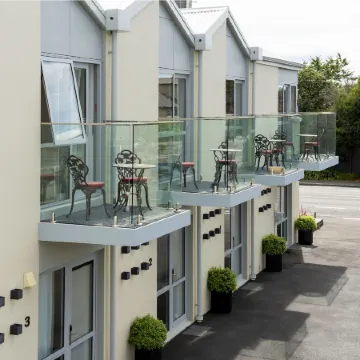 V Motel Отели рядом с достопримечательностью «Папани»