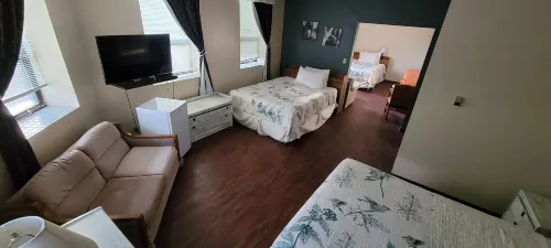 The Cosmopolitan Hotel Hotels in Blairmore