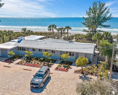 Las Hermanas 1 Hotels in Longboat Key