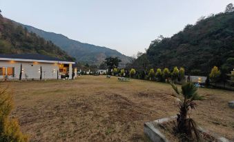 The Paradise - Luxury 3BR Villa near the Airport in Dehradun