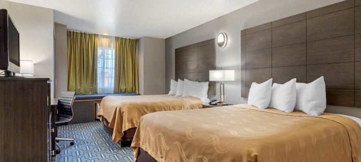 Quality Inn Hotels in Sequoyah County