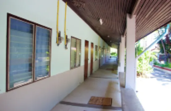 Sichang Shine Khao Resort