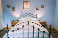 1 Bed Sleeps 2 Free Parking Pets Welcome - Holiday Apartments