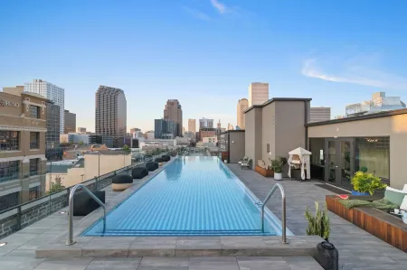 888 Baronne Отели рядом с достопримечательностью «Лонг Вью Хаус энд Гарденс»