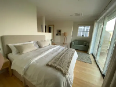 45 Steps - the Culinary Beachside Inn Hotels in Kings County