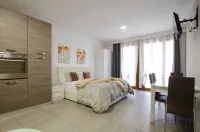 Smeralda Flats
