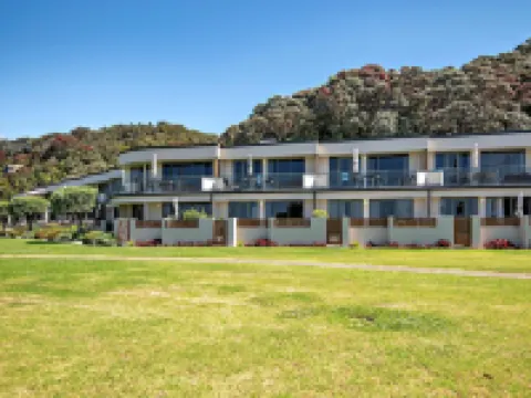 Beachpoint Apartments Hotels in Ohope