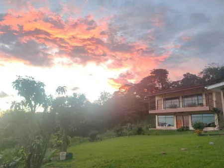 Monteluna Studios Monteverde