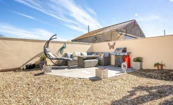 Willow Ridge - a Large Country House with 3 Rental Rooms