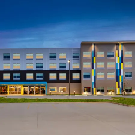 Tru by Hilton Oshkosh